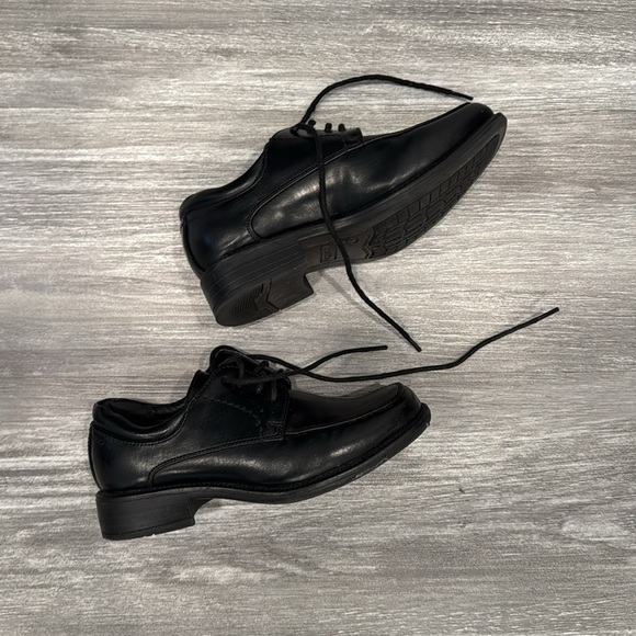 Drexlite boys, black Oxford lace up dress shoe - Picture 2 of 5